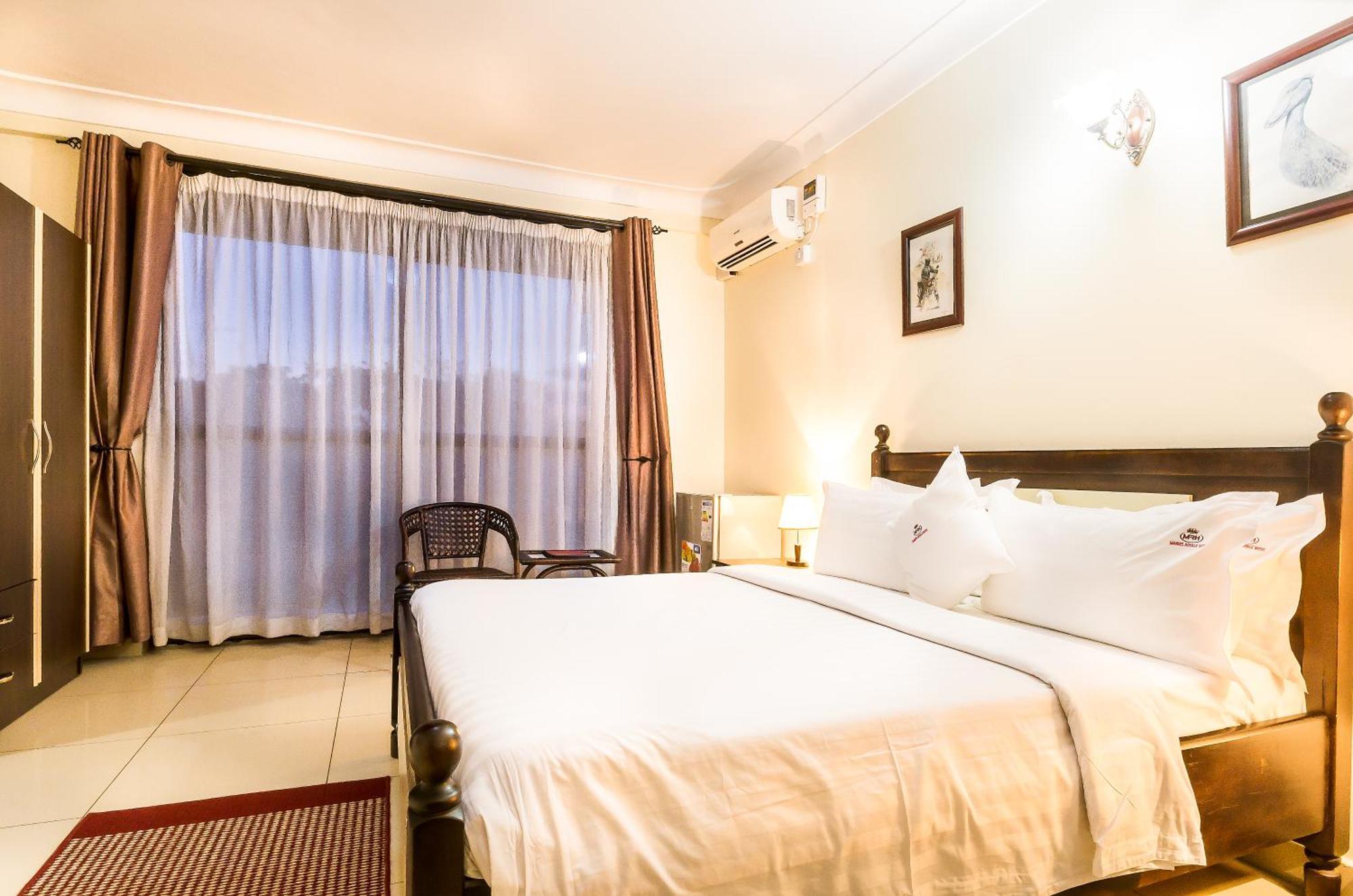 Marie'S Royale Hotel คัมพาลา ภายนอก รูปภาพ