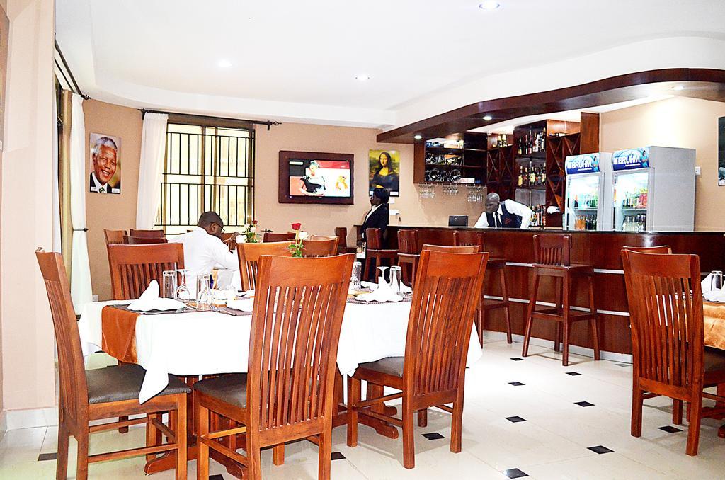 Marie'S Royale Hotel คัมพาลา ภายนอก รูปภาพ