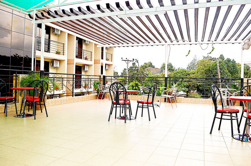 Marie'S Royale Hotel คัมพาลา ภายนอก รูปภาพ