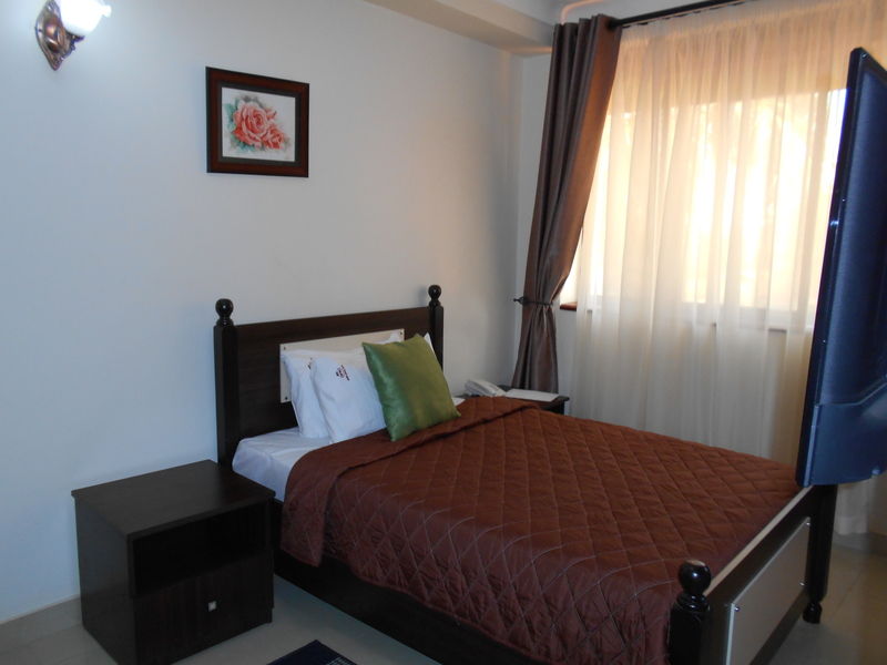 Marie'S Royale Hotel คัมพาลา ภายนอก รูปภาพ