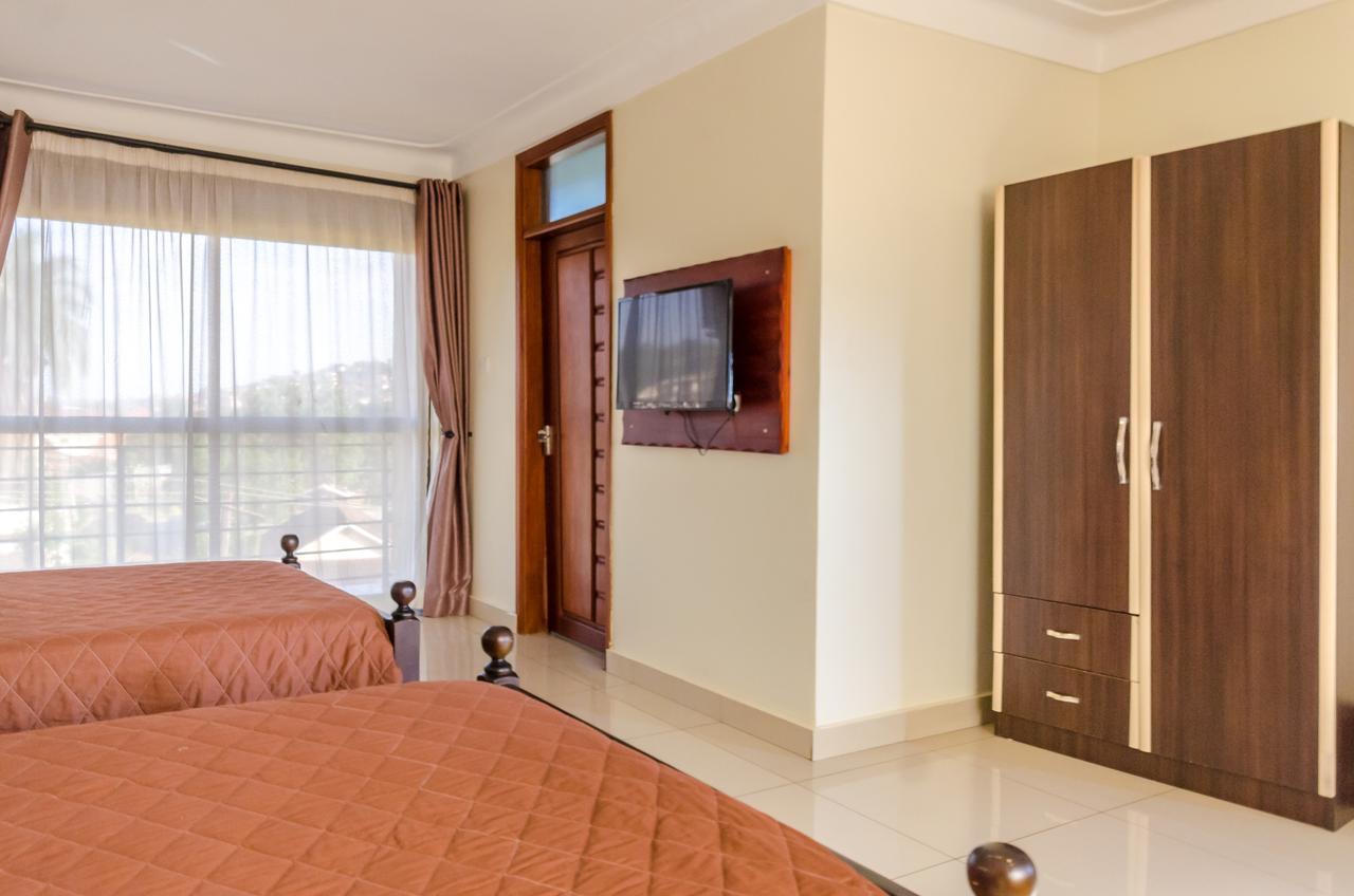 Marie'S Royale Hotel คัมพาลา ภายนอก รูปภาพ