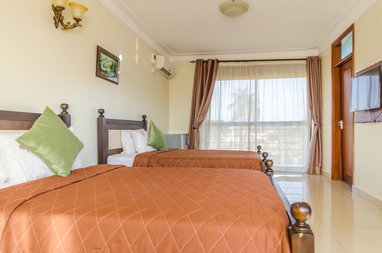 Marie'S Royale Hotel คัมพาลา ภายนอก รูปภาพ