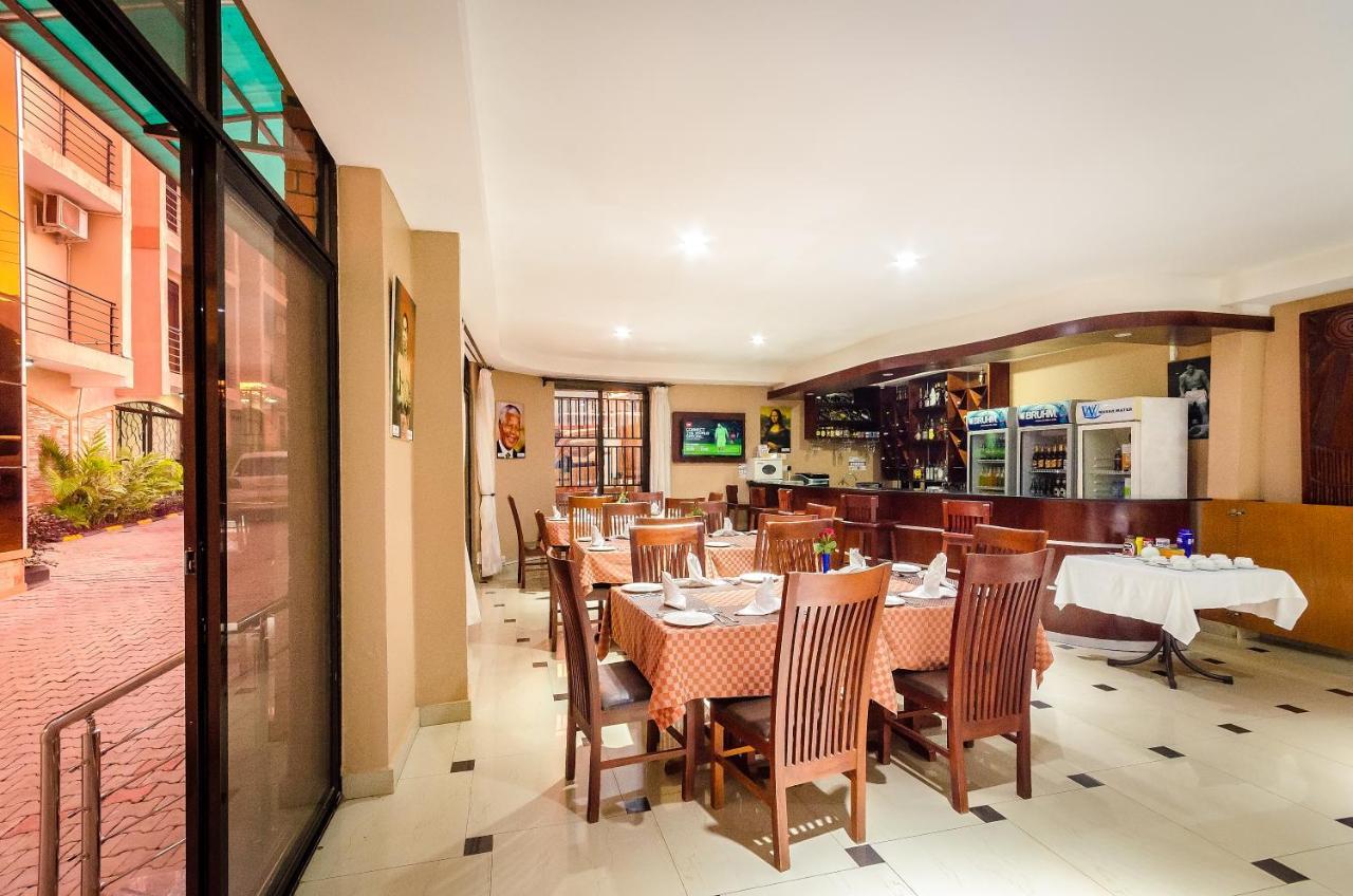 Marie'S Royale Hotel คัมพาลา ภายนอก รูปภาพ